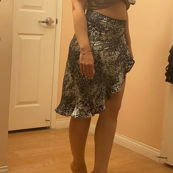 Asymmetric skirt - Picture 2 of 3